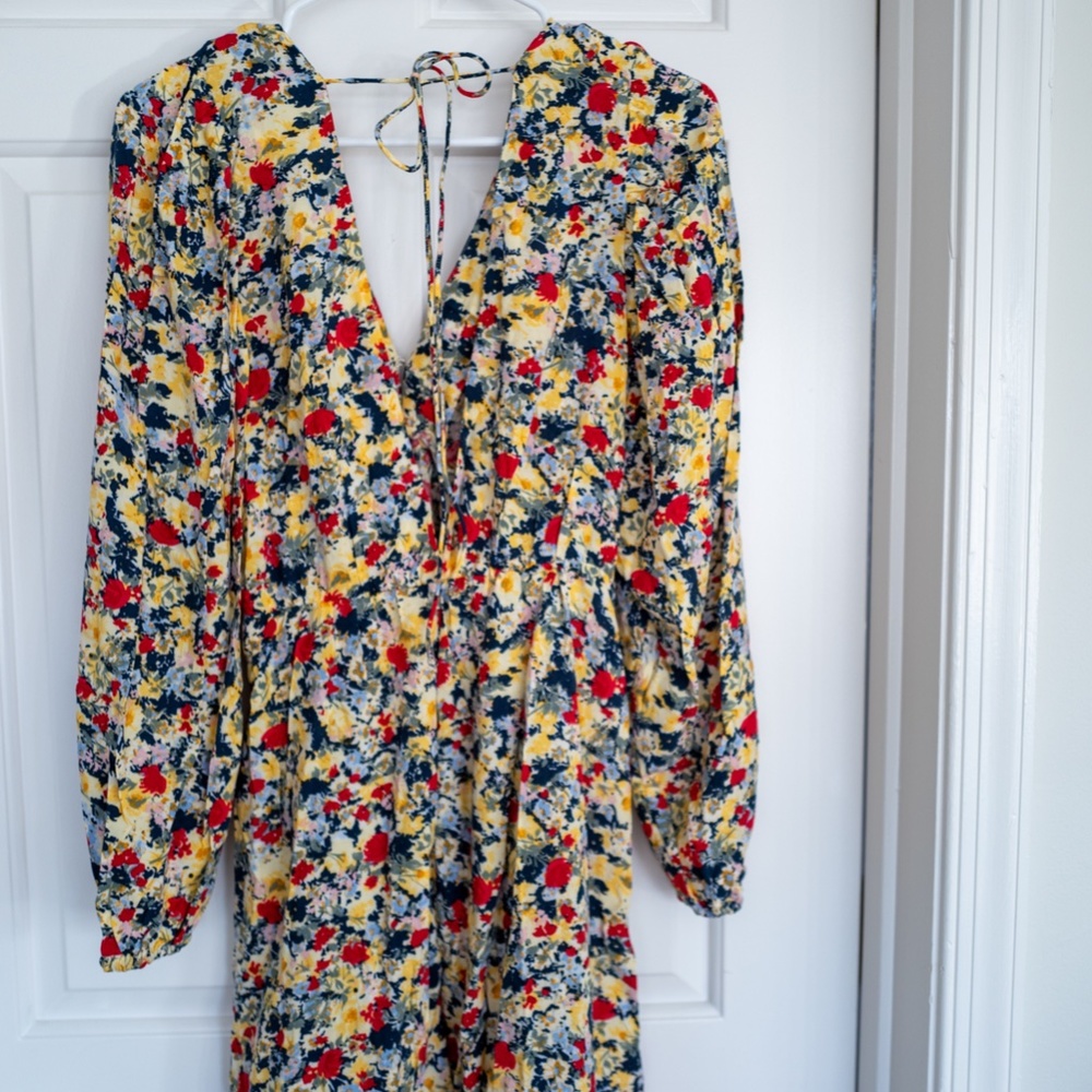 H&M Spring Floral V Neck Dress, exposed back